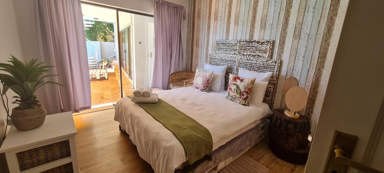 African Vibes Camps Bay Cape Town Exterior photo