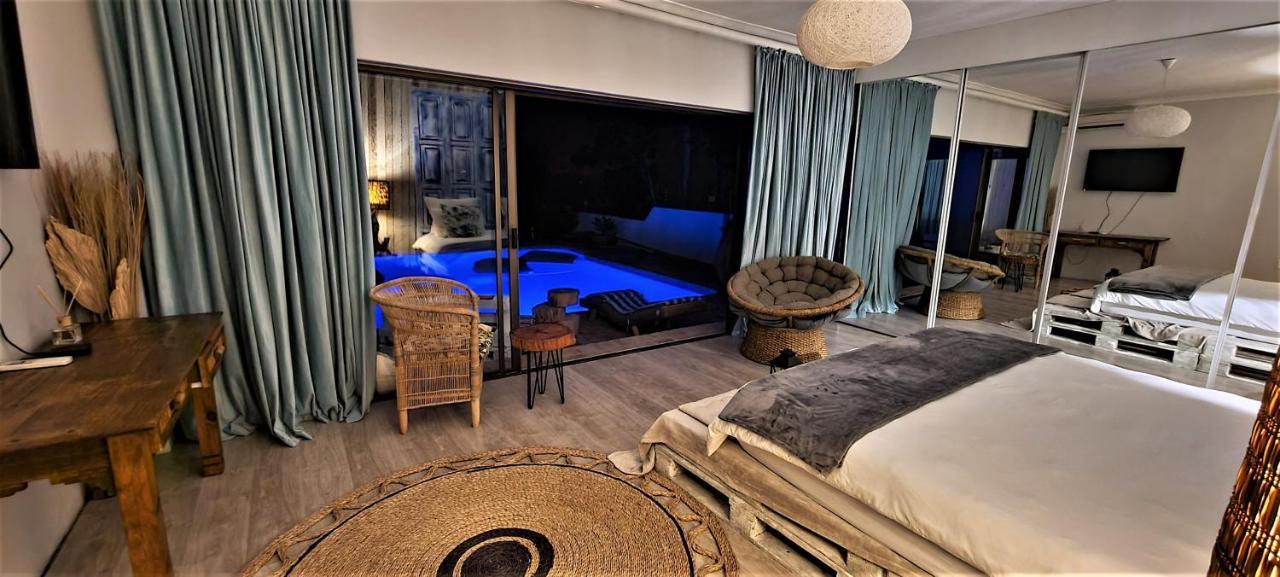 African Vibes Camps Bay Cape Town Exterior photo