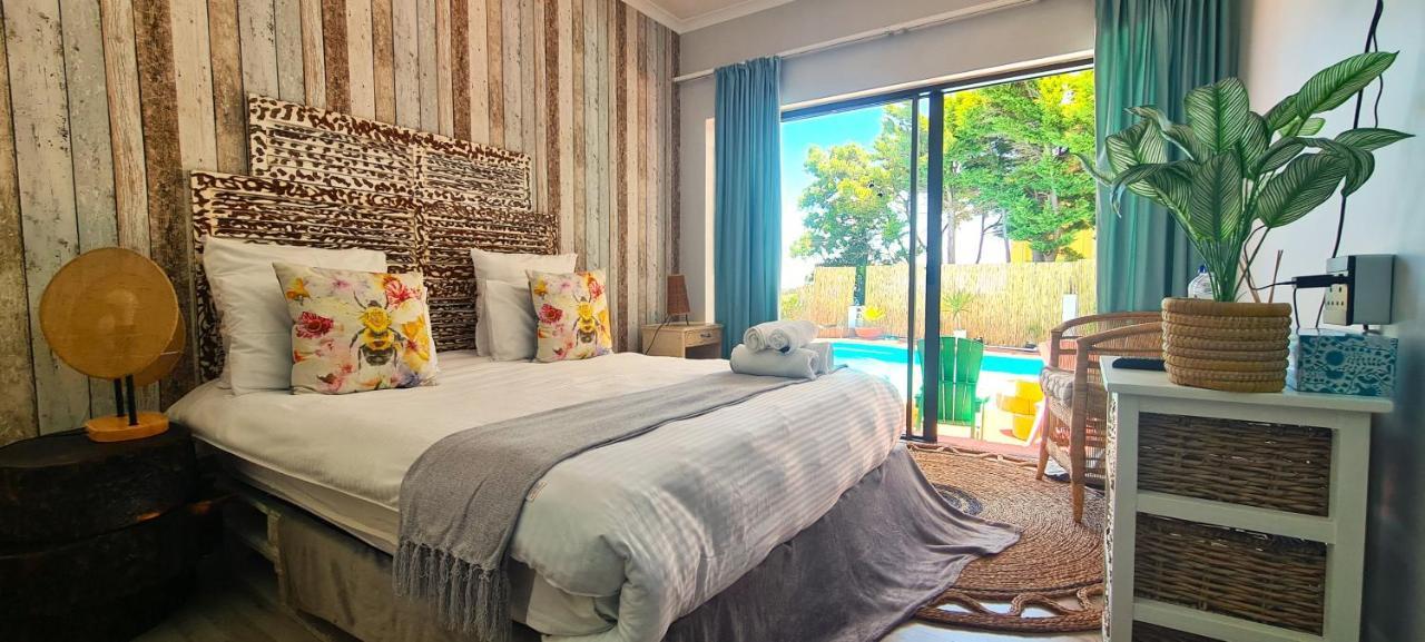 African Vibes Camps Bay Cape Town Exterior photo